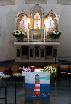 AltarVonOben.jpg (343338 Byte)