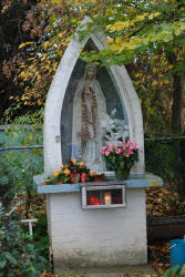 MuttergottesAnDerLindeImHerbst_600.jpg (356977 Byte)