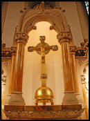 AltarKreuz.jpg (398005 Byte)