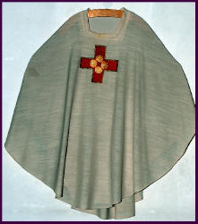 RotesKreuzAufGrauVorne.jpg (287400 Byte)