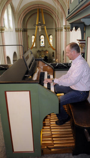 Peter Bastgen: Frank M�ller Orgel Bliesheim St Lambertus
