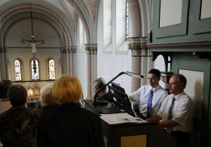 MuellerUndWeryAnDerOrgel.jpg (517437 Byte)