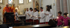 Pfingstmesse mit Wunderkerzen b.jpg (317729 Byte)