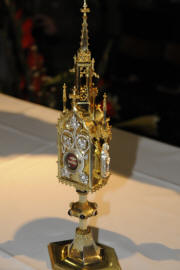 Reliquiar a 600.jpg (153834 Byte)